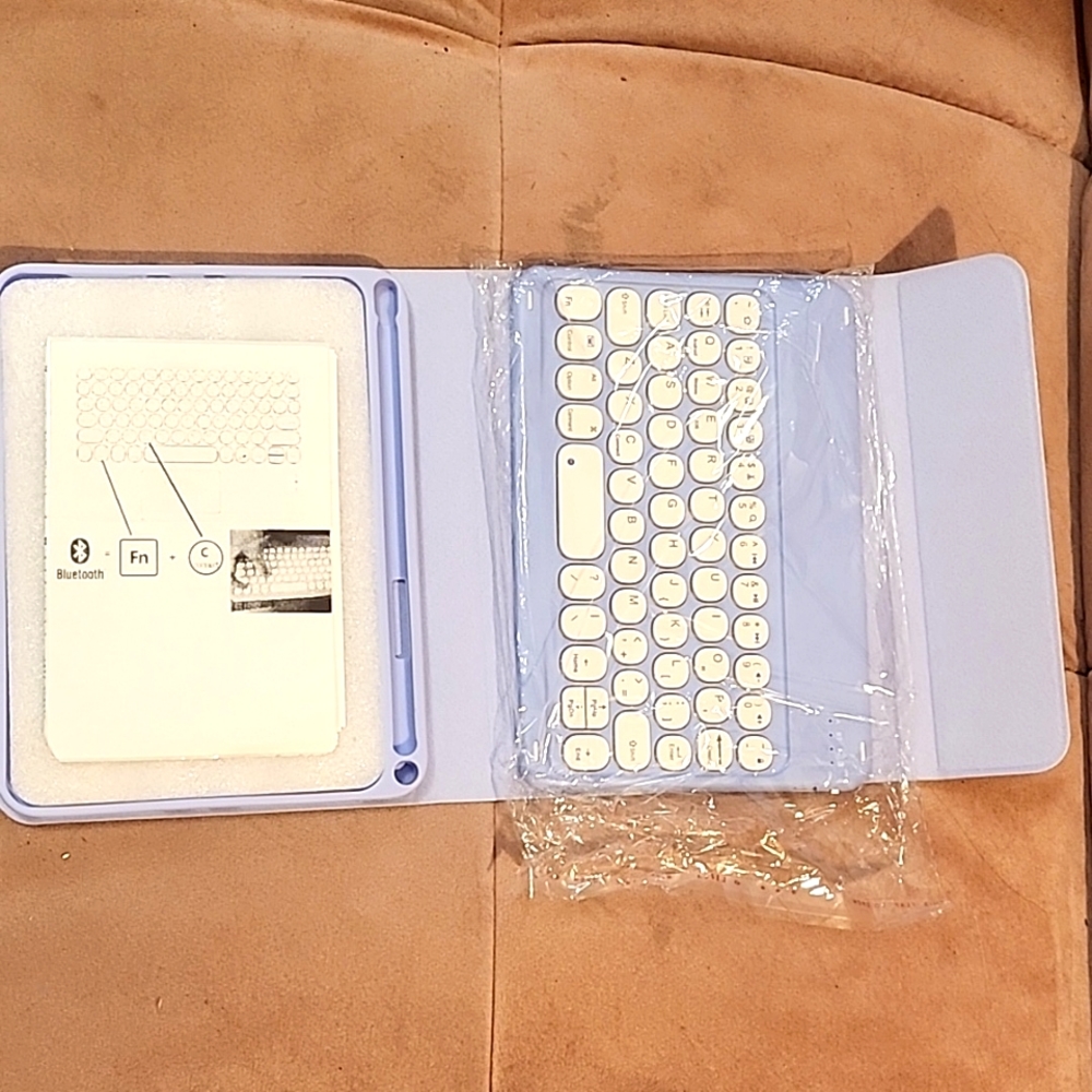 Ipad mini kawaii keyboard case in light purple